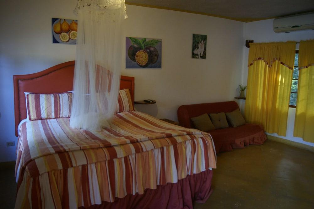 San San Tropez Hotell Port Antonio Eksteriør bilde